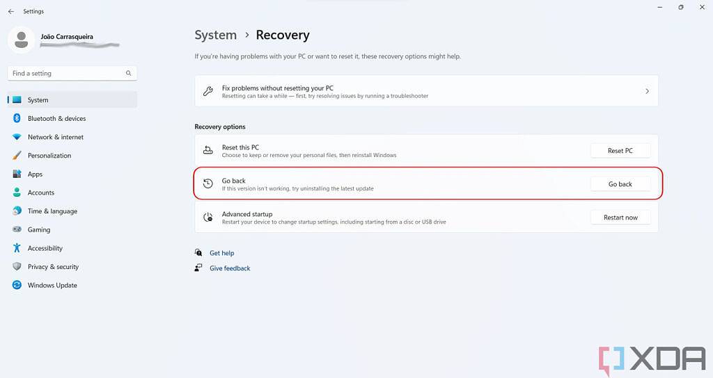 如何在 Windows 11 版本 22H2 上回退操作系统版本?