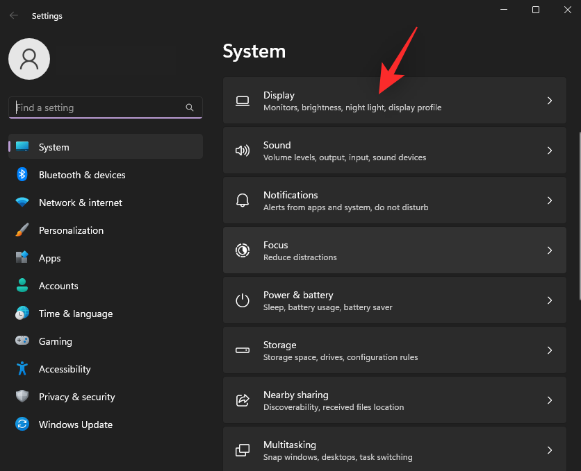 如何在 Windows 11 上调整屏幕亮度？
