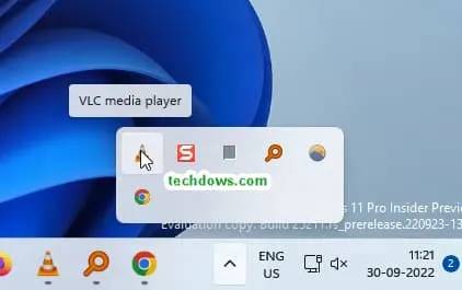 如何在 Windows 11 中启用新版任务栏图标?