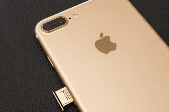 如何在iPhone和Android设备中插入SIM卡?