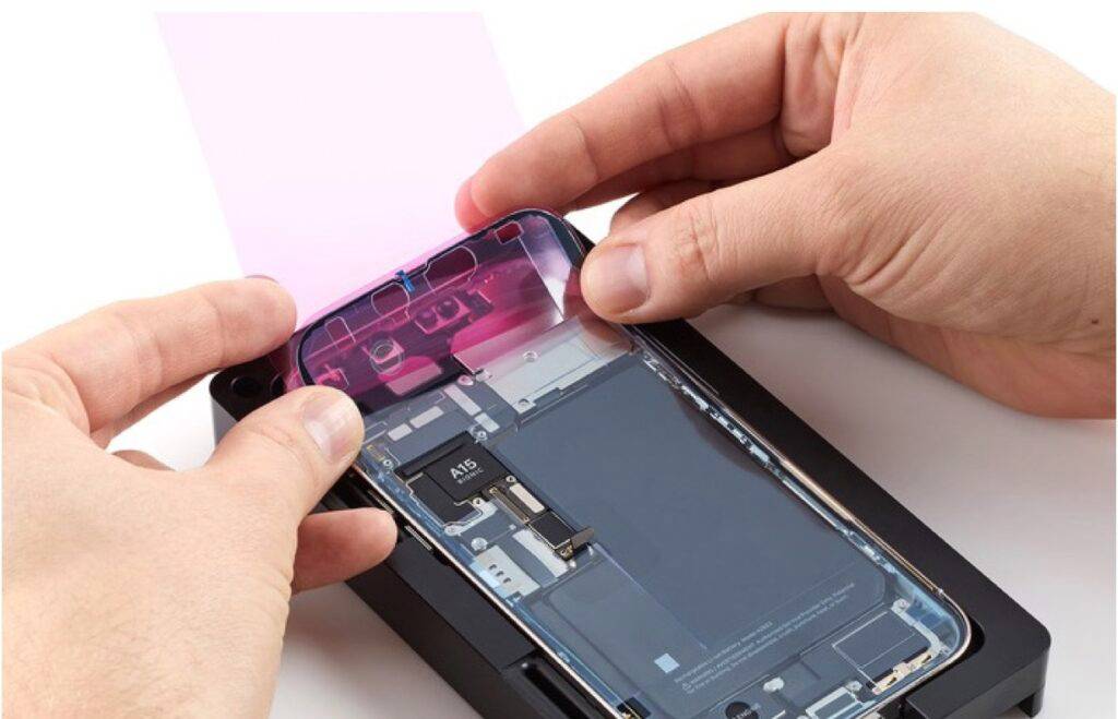 苹果 iPhone 维修教程:免费下载,教你更换电池、屏幕和镜头