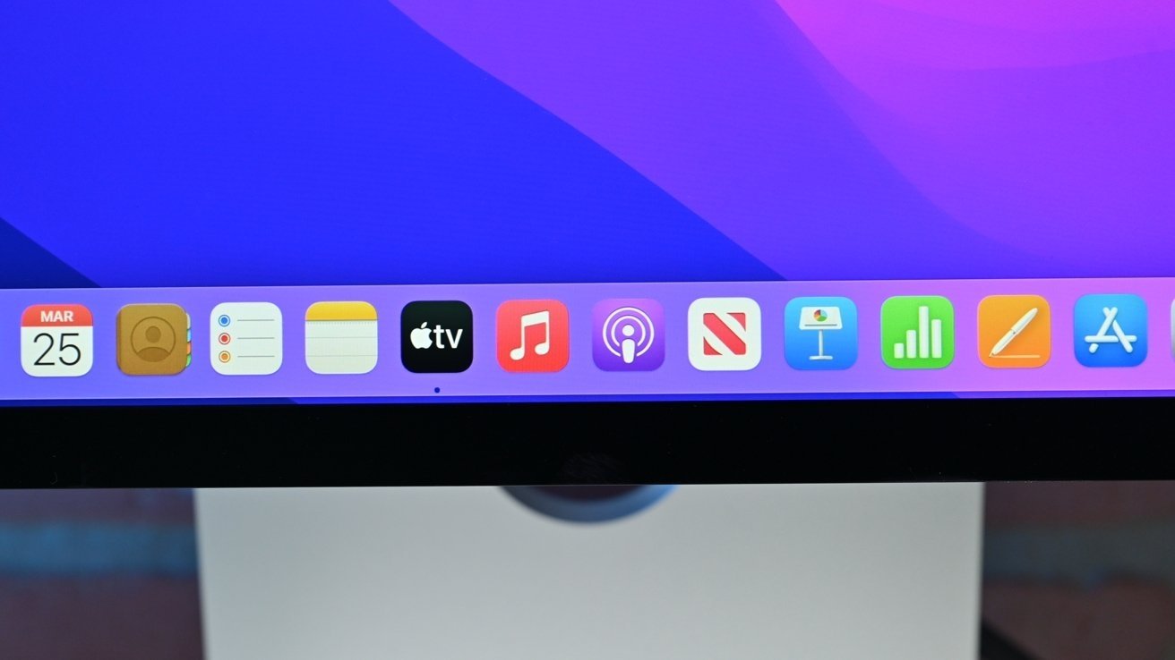 比较：Apple Studio Display 与 Porsche Design AOC Agon Pro 显示器