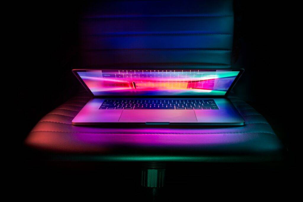 新款MacBook Pro 13 延迟推出,参考MBP 14吋设计。