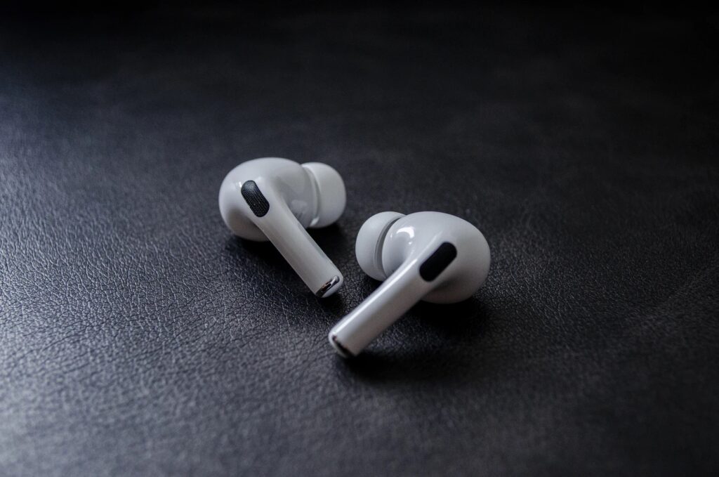 AirPods Pro 2 设计升级:支持无损音乐与充电盒语音提示