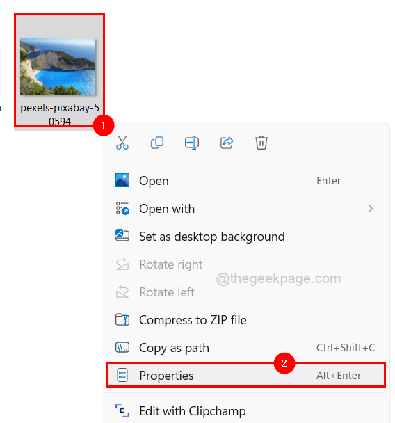 如何在 Windows 11 中使用文件压缩功能
