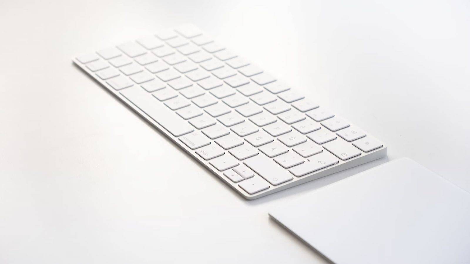 Apple 为内置 Mac 的妙控键盘申请专利,可将 macOS 带到任何显示器上