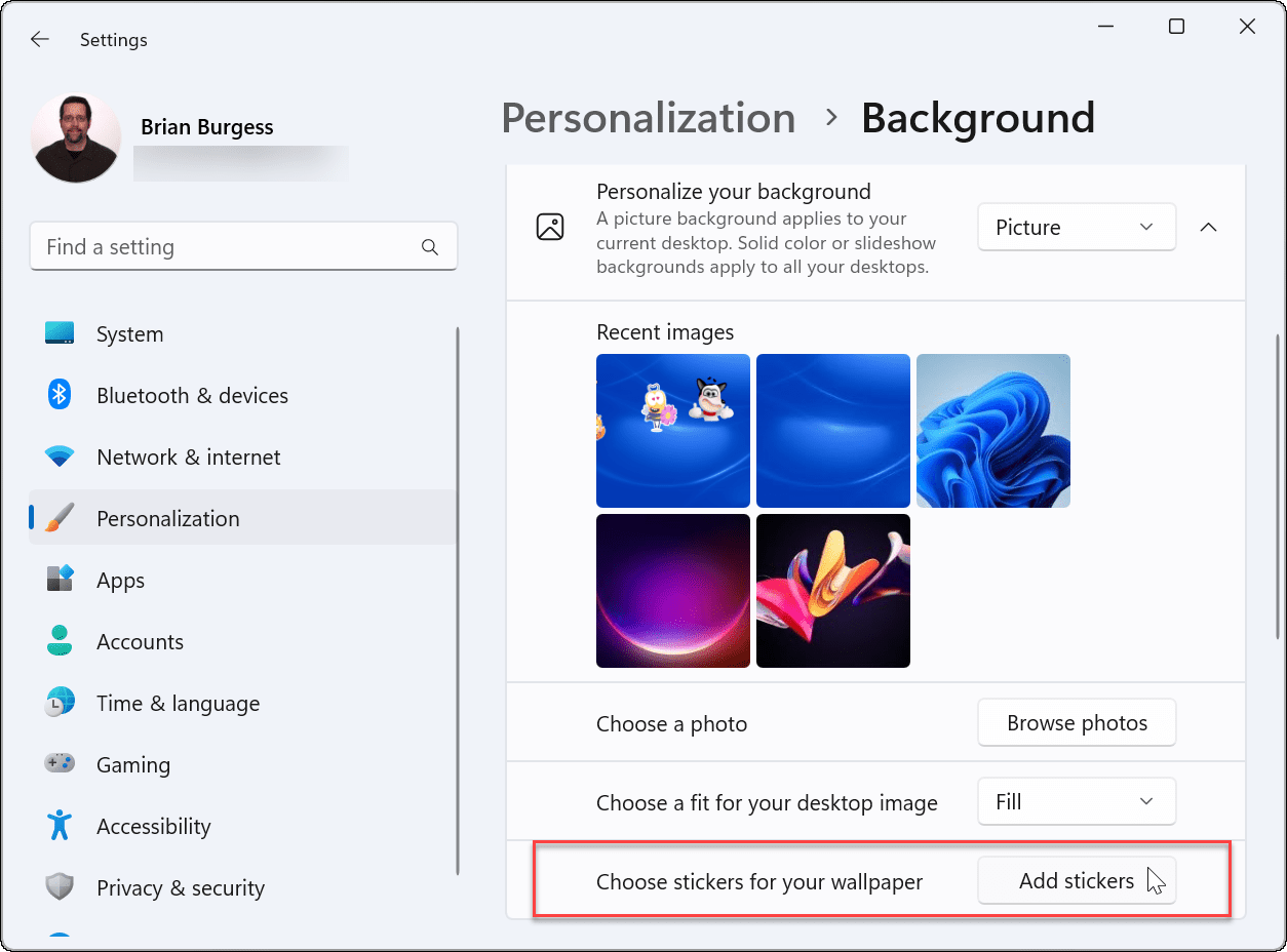 如何在 Windows 11 上启用桌面贴纸