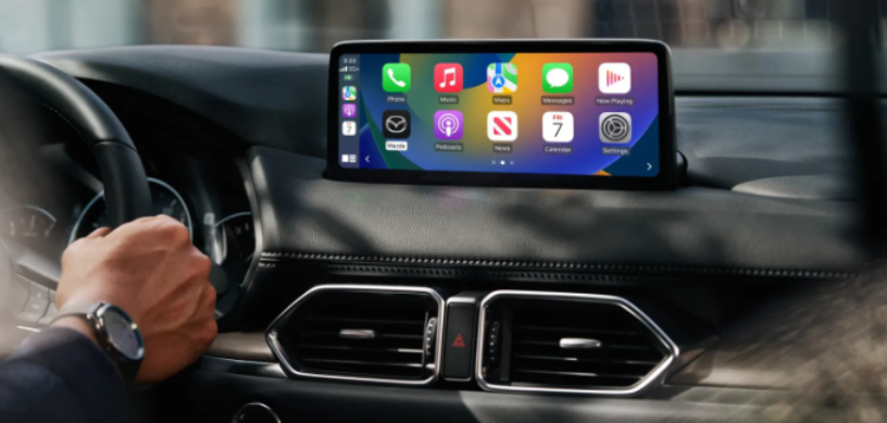 重新的标题:苹果并非唯一受责备的,车企也有责任,CarPlay 失去了宠爱