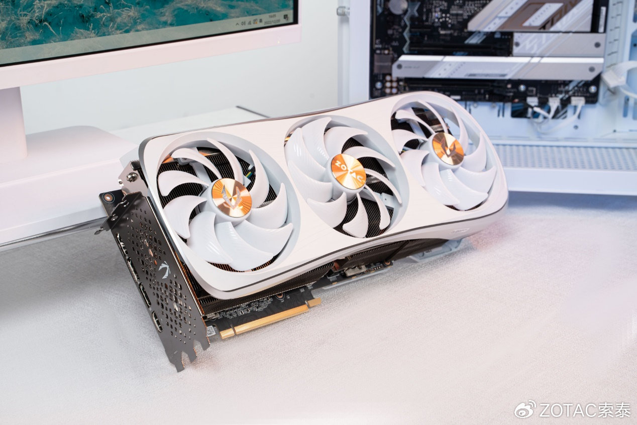 索泰发布五款 RTX 4090 D 显卡：采用超大 VC 均热板 + 9 条热管