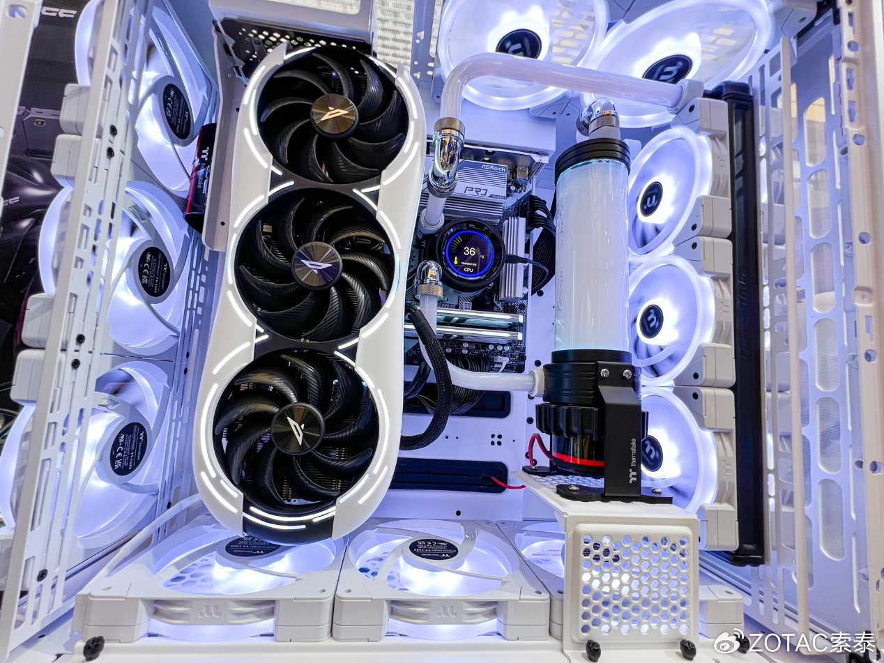 索泰发布五款 RTX 4090 D 显卡：采用超大 VC 均热板 + 9 条热管