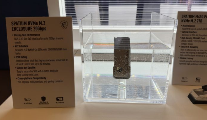 微星推出全球首款水冷散热 PCIe 5.0 SSD,以及 IP68 防水硬盘盒