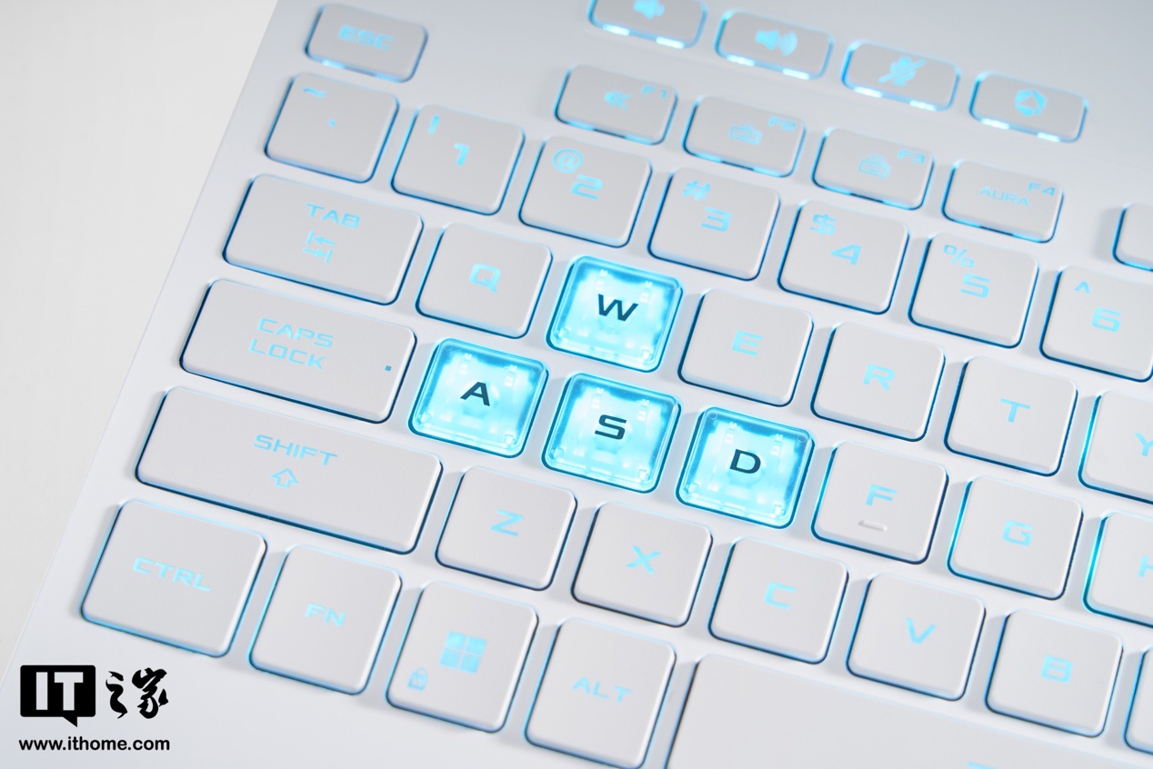 【IT之家评测室】华硕天选 5 Pro 游戏本体验评测：颜值超高还轻薄的 HX 游戏本