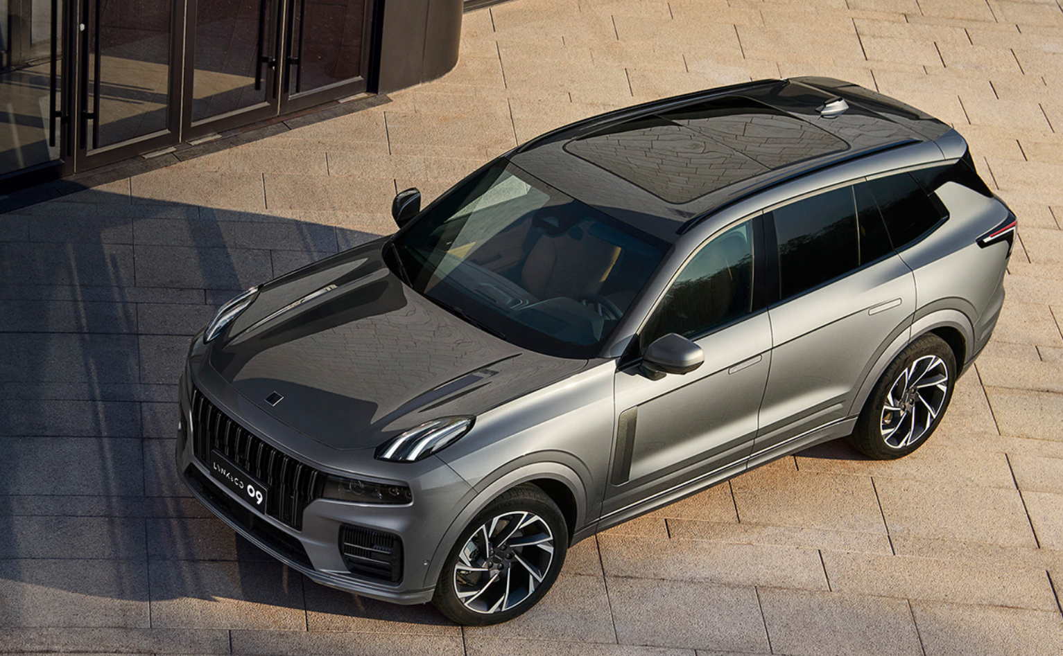 极氪新车亮相，越玩越花设计再度引爆关注