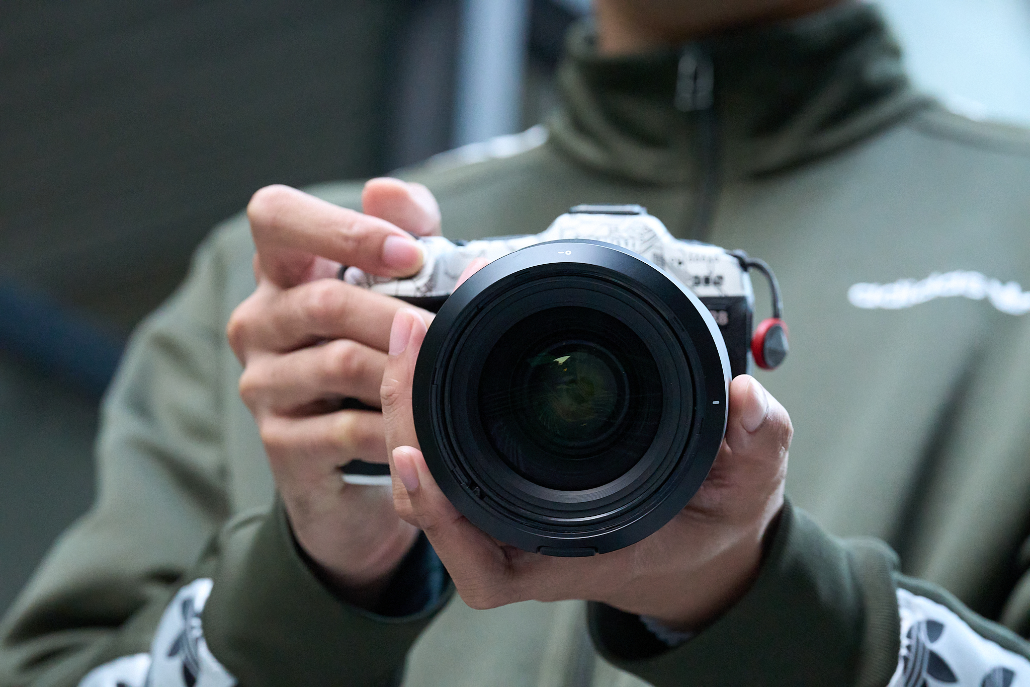 佳能R8详细体验：把全画幅相机做出了性价比