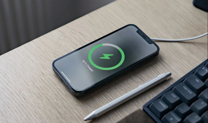 iPhone12充电到80%就不动了?原来是开启了这个设置!