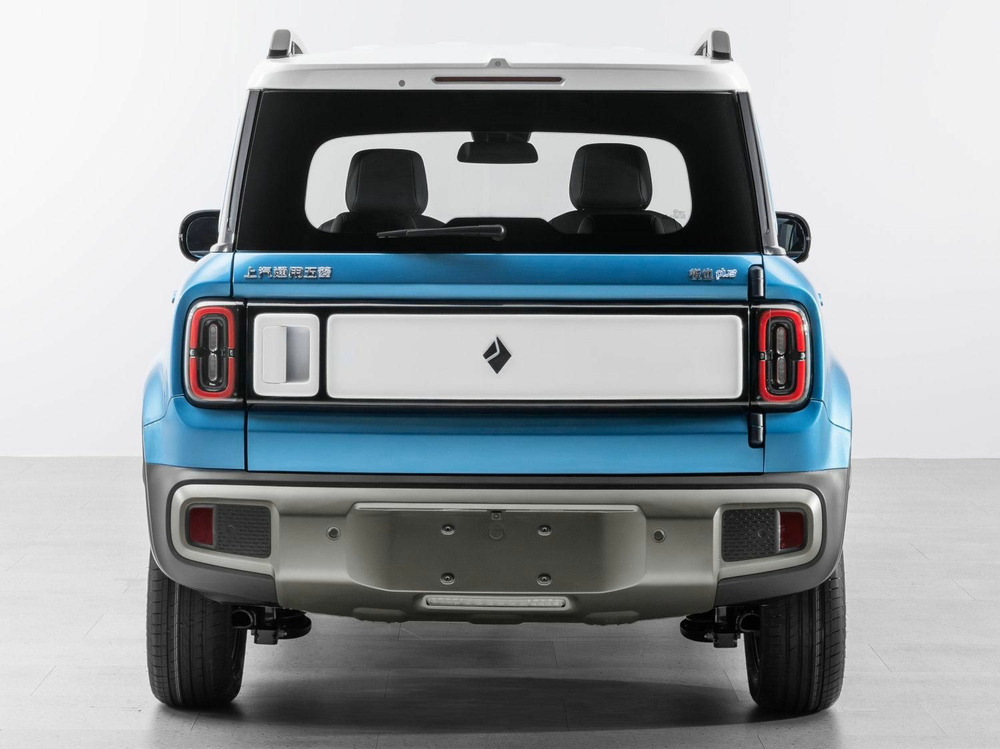 宝骏悦也 PLUS 五门车型公布，配备三种颜色选择