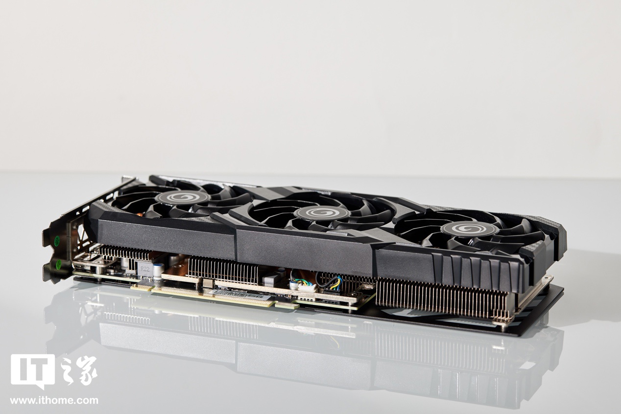 【IT之家评测室】影驰 GeForce RTX 4070 SUPER 大将显卡评测:明明是接替者,却想越级打野
