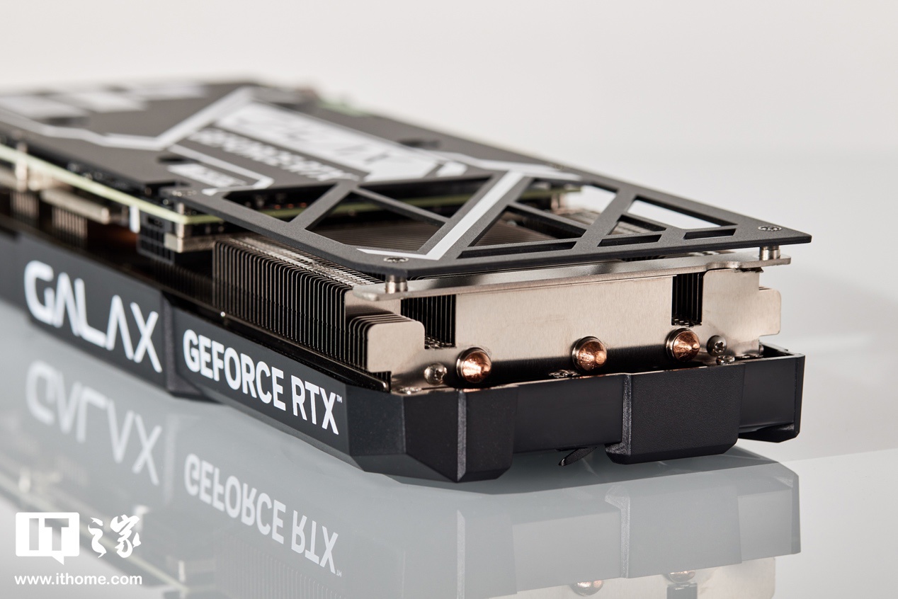 【IT之家评测室】影驰 GeForce RTX 4070 SUPER 大将显卡评测:明明是接替者,却想越级打野