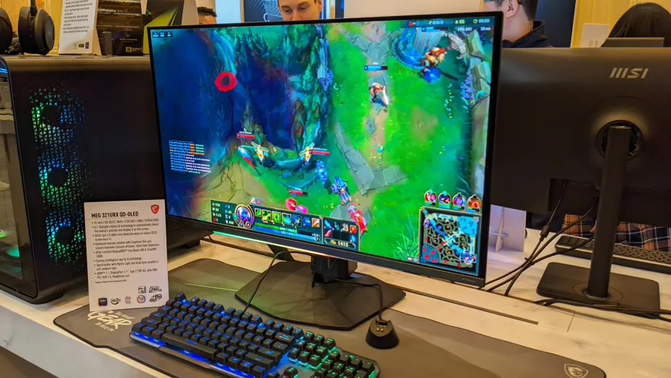 微星新款 QD-OLED 显示器自带“外挂”:AI 技术可实时显示敌人位置