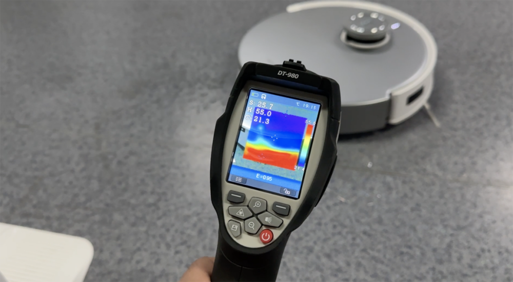 会用热水洗拖布的扫拖机器人是什么样子？科沃斯地宝T20卷出新体验