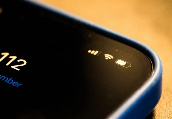 详解iPhone13/12如何查看电池电量百分比，最新图文教程！