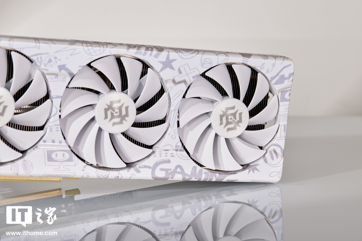 【IT之家评测室】索泰 RTX 4070 SUPER X-GAMING OC 欧泊白显卡首发评测:2K 光追游戏和 AIGC 创作全都要