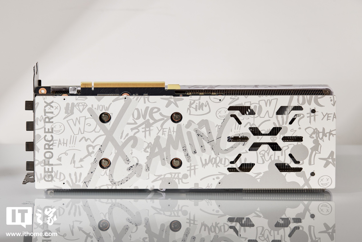 【IT之家评测室】索泰 RTX 4070 SUPER X-GAMING OC 欧泊白显卡首发评测:2K 光追游戏和 AIGC 创作全都要