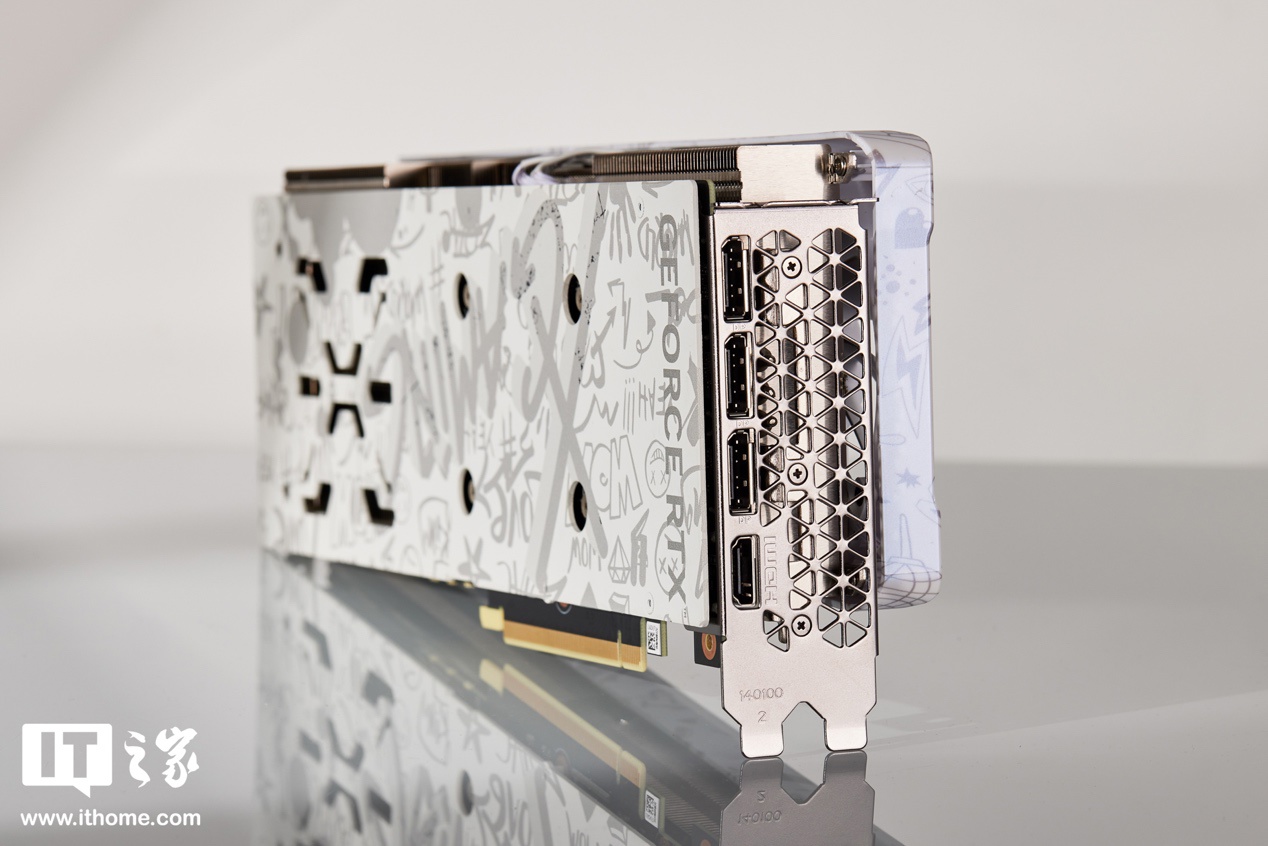 【IT之家评测室】索泰 RTX 4070 SUPER X-GAMING OC 欧泊白显卡首发评测:2K 光追游戏和 AIGC 创作全都要
