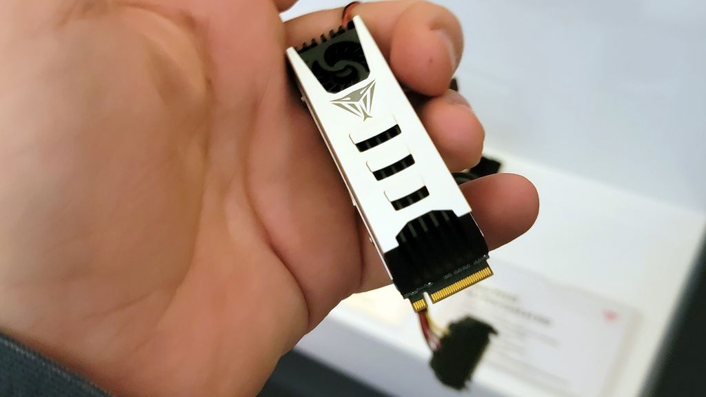 美商博帝展示 Viper PV573 固态硬盘:连续读取最高 14000 MB/s