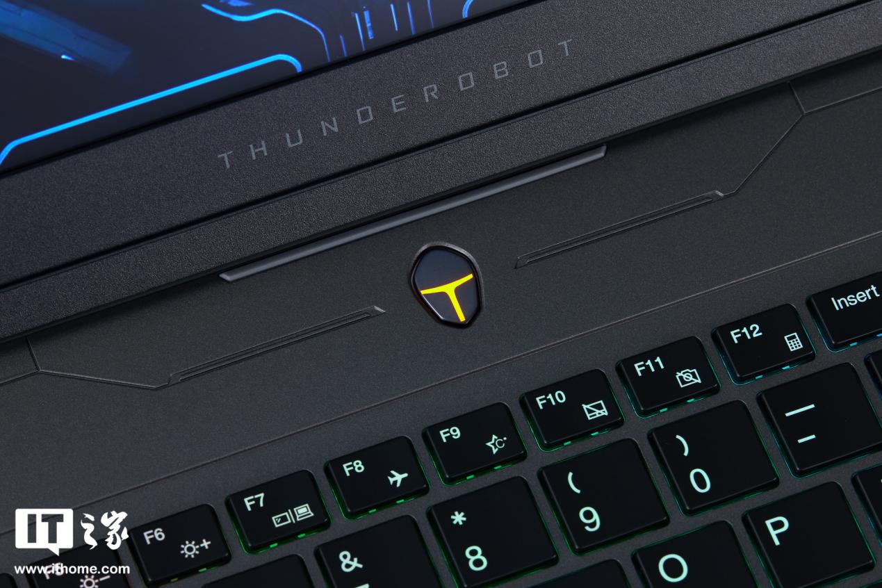 雷神猎刃 16 电竞本体验:越级散热技术加持,超高性价比