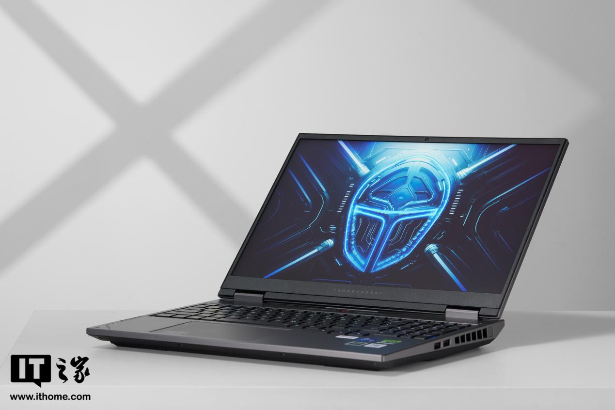 雷神猎刃 16 电竞本体验:越级散热技术加持,超高性价比