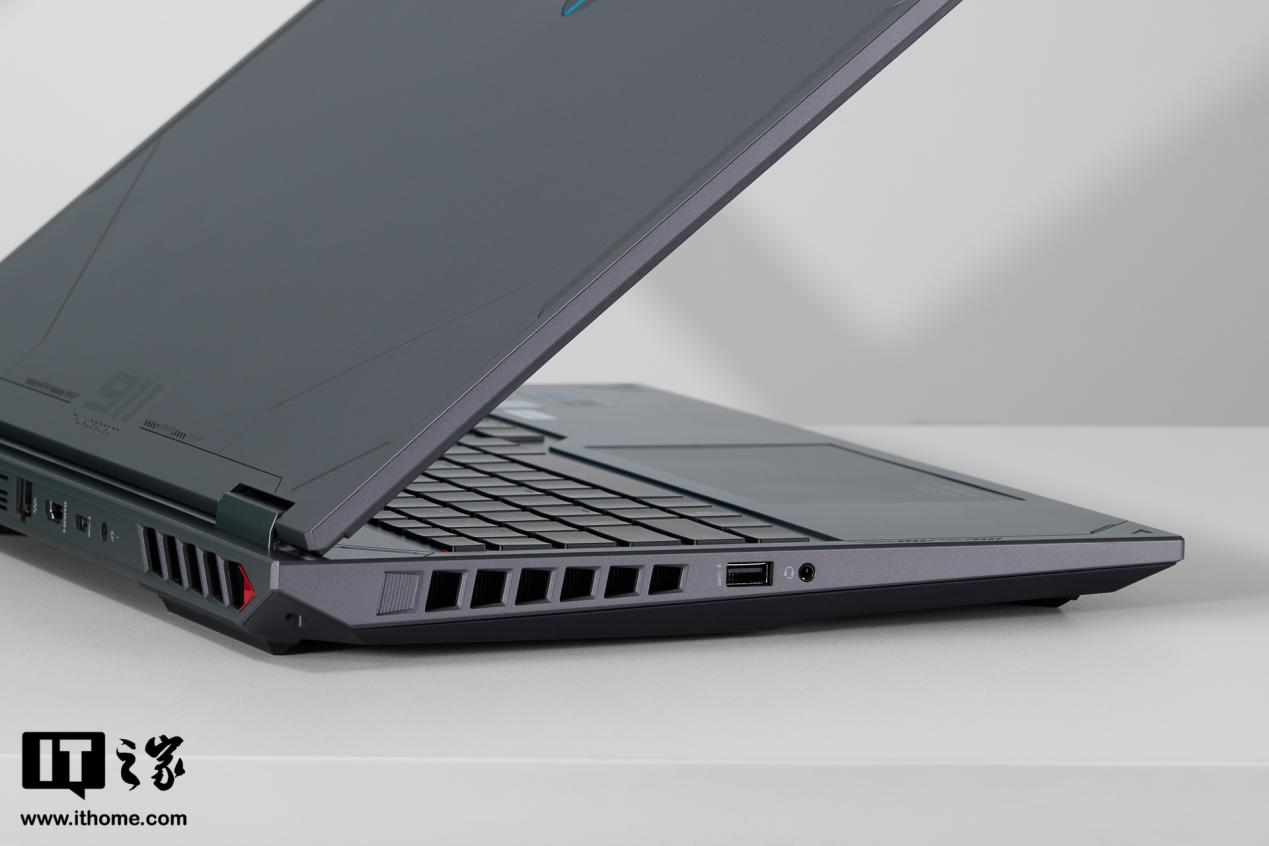 雷神猎刃 16 电竞本体验:越级散热技术加持,超高性价比