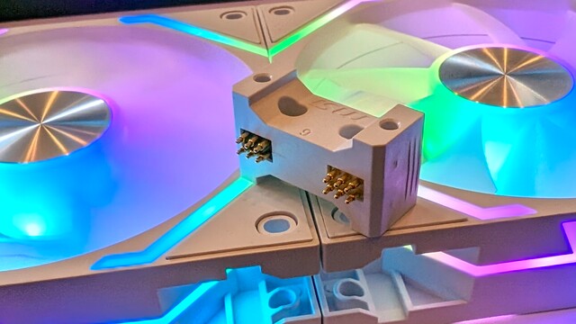 微星展示 MPG EZ120 ARGB 积木风扇:磁性桥接器连接,支持 JAF1 专有接头