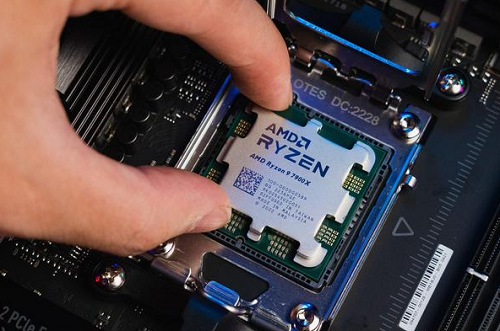 与AMD 7950X核显性能相当的显卡是什么?