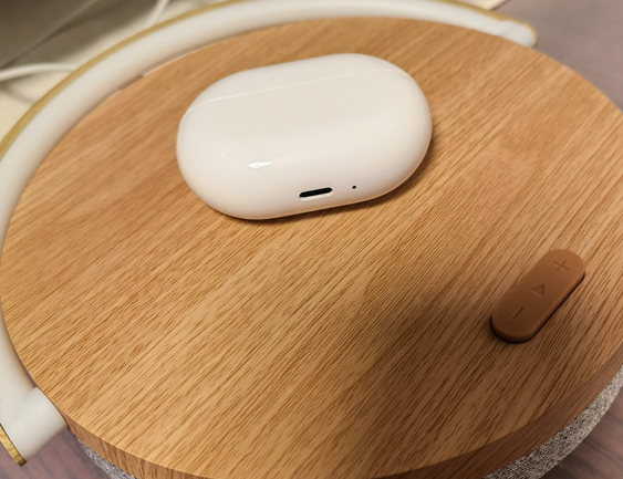 freebudspro2怎么无线充电