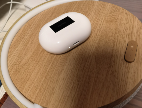 freebudspro2怎么无线充电