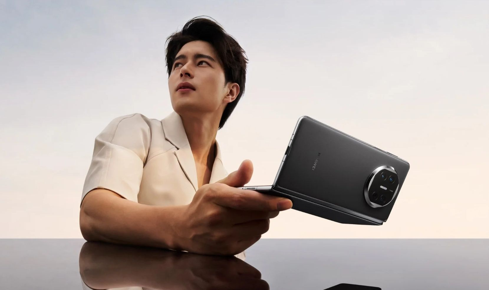 华为首款三折屏曝光,折叠屏手机“卷形态得天下”?