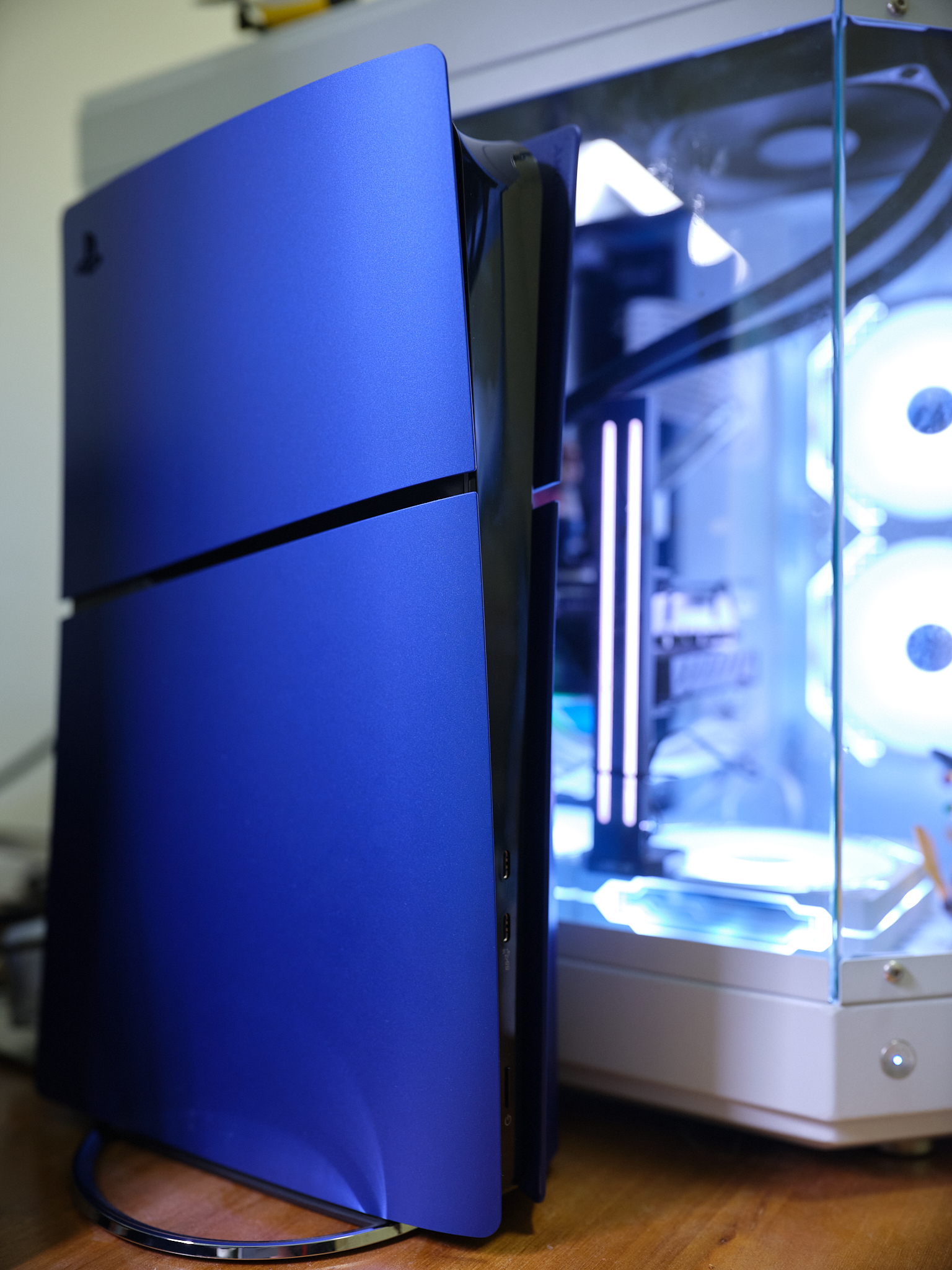 PS5轻薄版替换外壳图赏:年味拉满,质感还得看索尼!