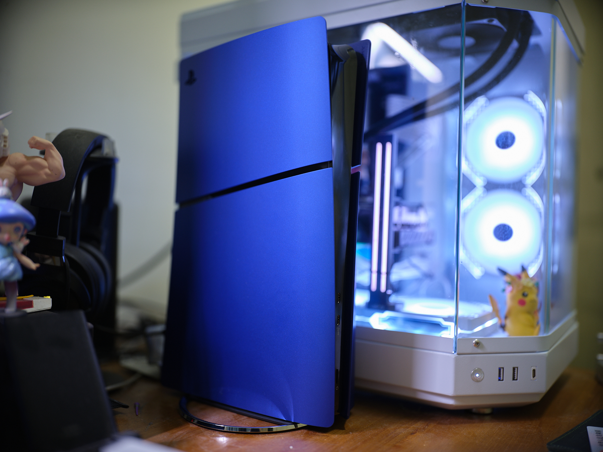 PS5轻薄版替换外壳图赏:年味拉满,质感还得看索尼!