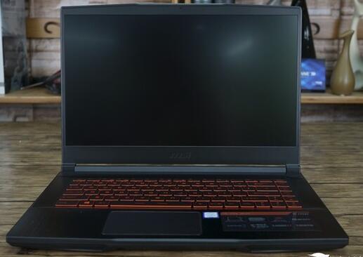 重启后拔下U盘进行系统安装