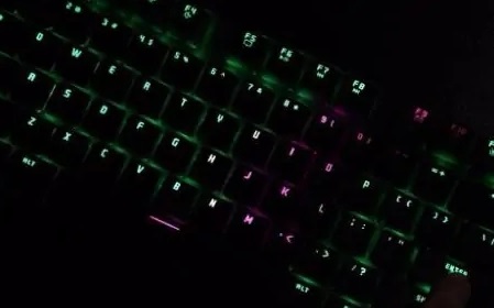 惠普光影精灵7键盘灯怎么开