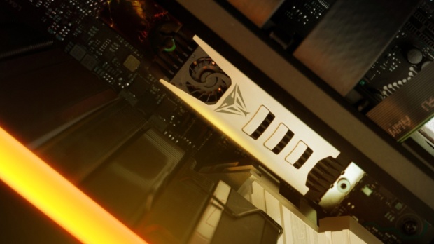 博帝推出 Viper PV553 固态硬盘：主动散热、读速 12400 MB/s