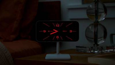 iOS 17:如何使用 iPhone 的待机模式