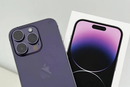 哪一款苹果手机有三个摄像头？