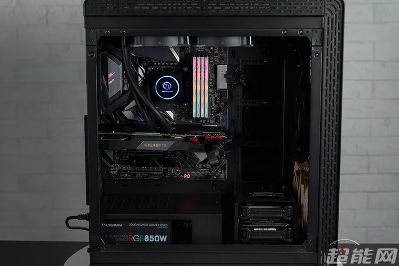 thermaltake是什么品牌 新手必看：Thermaltake S500 TG 机箱评测