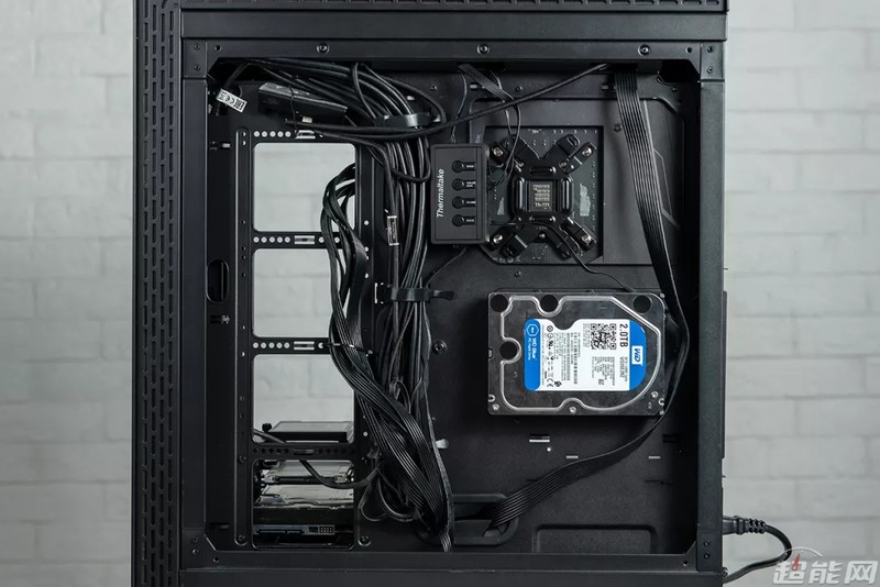 thermaltake是什么品牌 新手必看：Thermaltake S500 TG 机箱评测