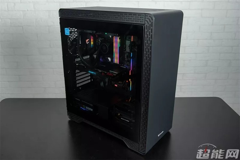 thermaltake是什么品牌 新手必看：Thermaltake S500 TG 机箱评测