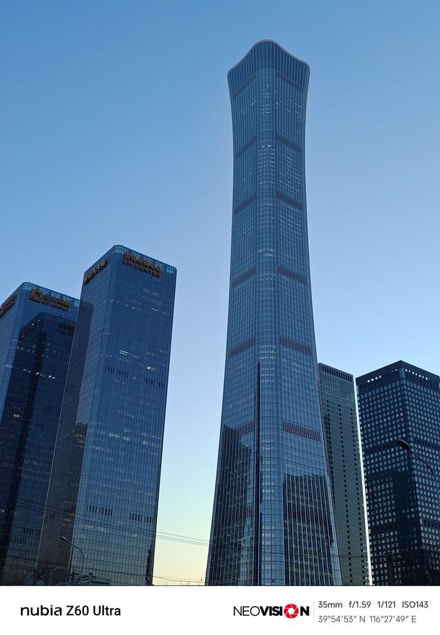  复古相机美学再现，努比亚 Z60 Ultra 摄影师版全面评测 
