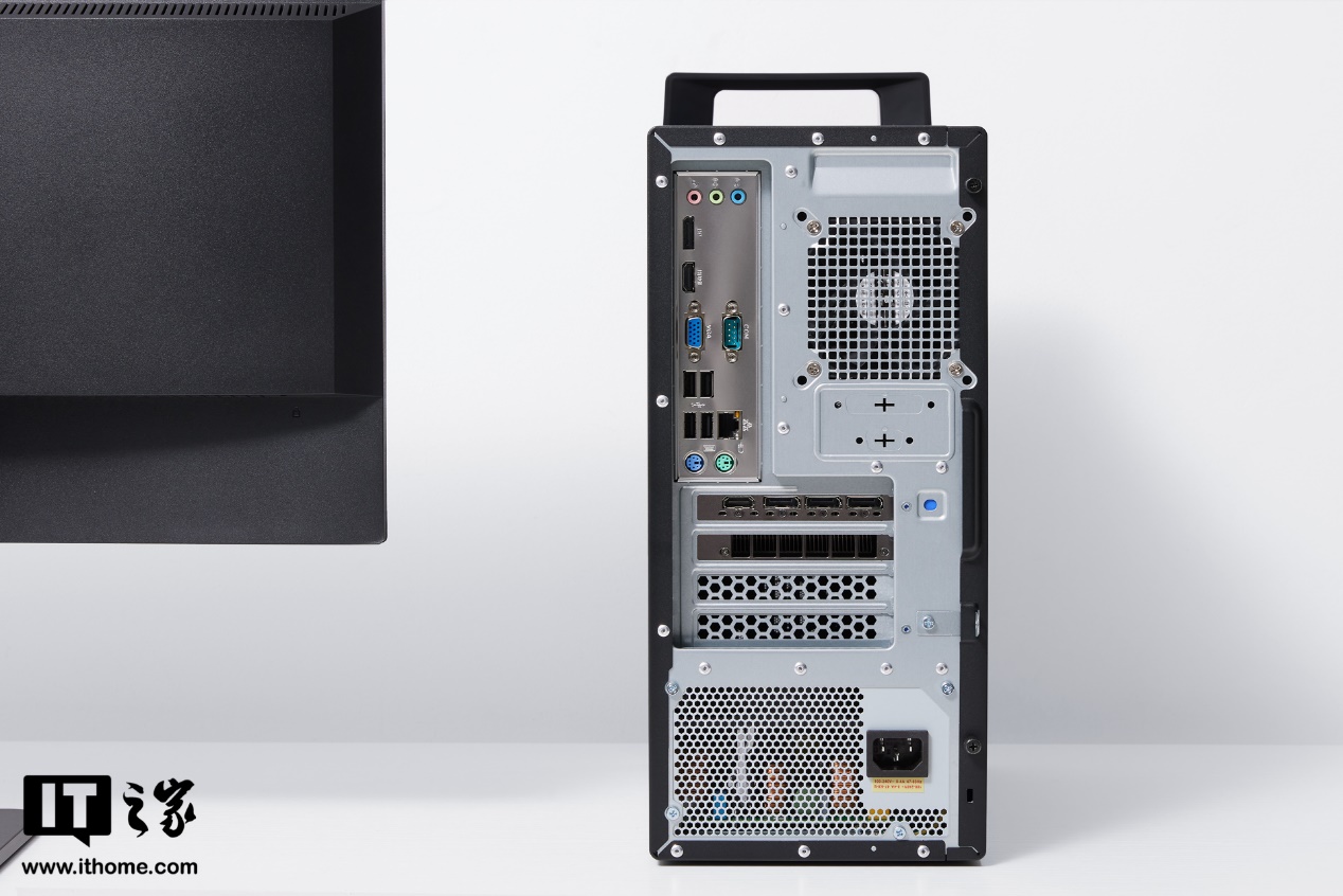 清华同方超翔 Z8000 商用 AI PC 体验:抢滩 AI 新战场