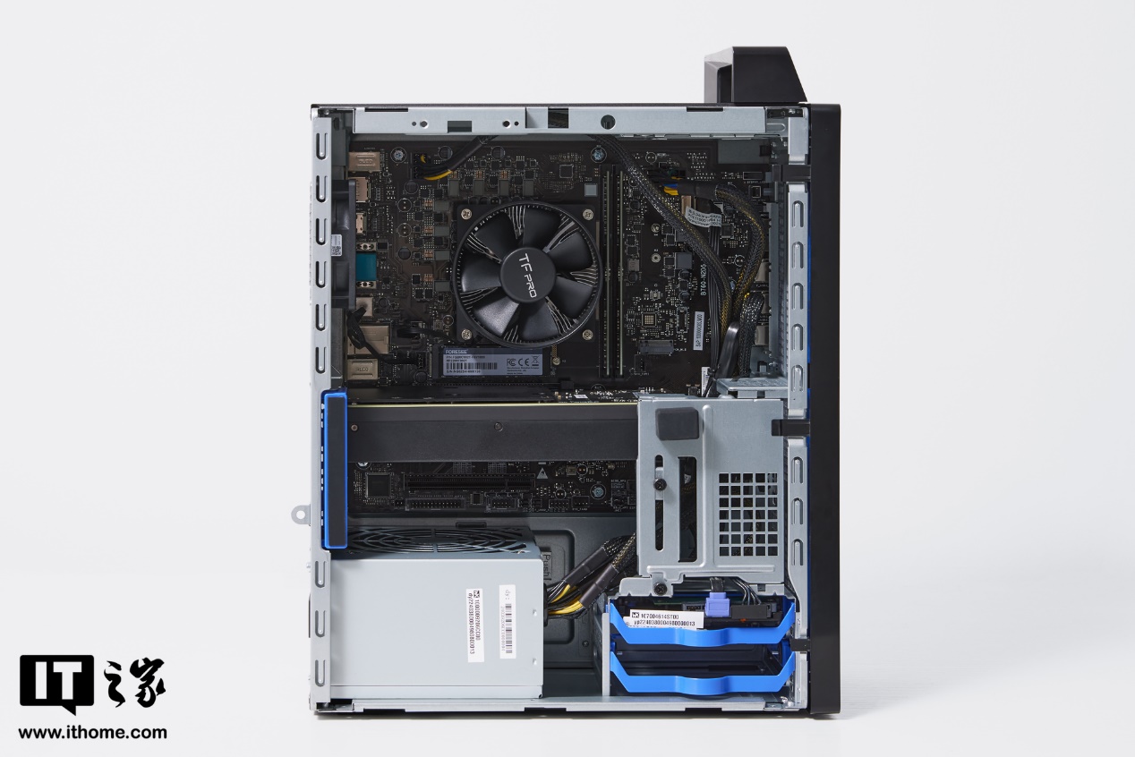 清华同方超翔 Z8000 商用 AI PC 体验:抢滩 AI 新战场